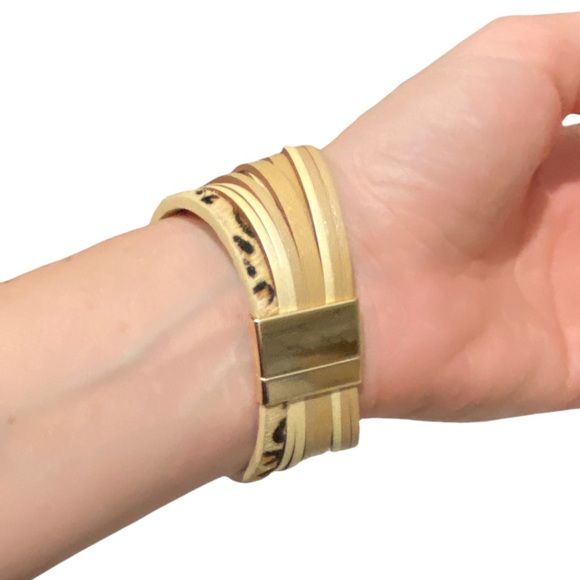 Women’s Leopard Leather Cuff Statement Bangle Bracelet Animal Print Neutral Tan - Picture 3 of 10